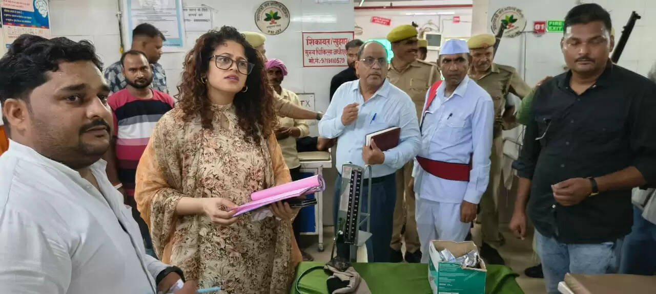 (अपडेट) महाेबा जिले में कार-बाइक की भिड़ंत, पांच की मौत व तीन घायल