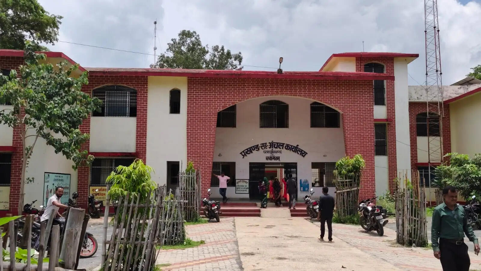 एसीबी ने घूस लेते राजस्व कर्मचारी को किया गिरफ्तार