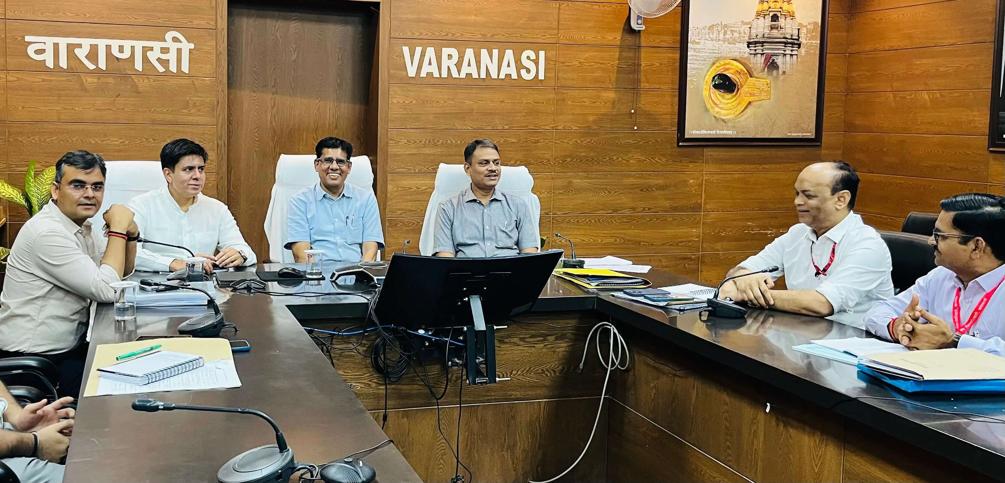 वाराणसी खंड-शिक्षक/स्नातक चुनाव की तैयारियों की प्रेक्षकों ने की समीक्षा