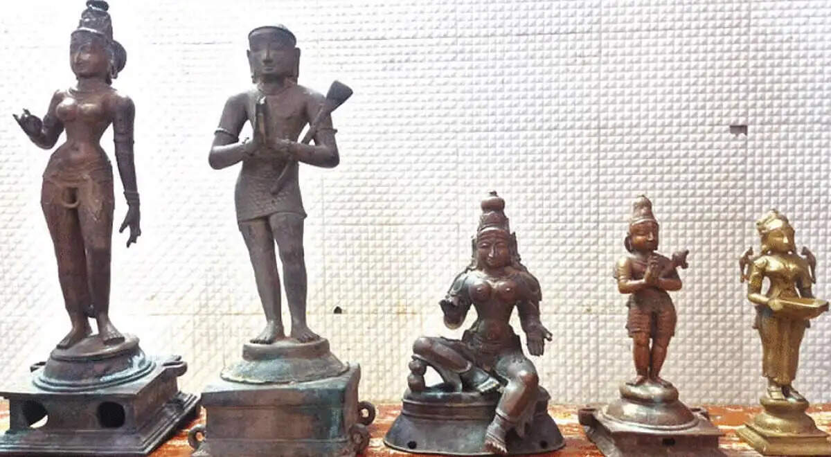 तमिलनाडु के मंदिर से चोरी हुई 500 साल पुरानी मूर्तियां बरामद,अंतरराष्ट्रीय गिरोह के दो सदस्य गिरफ्तार
