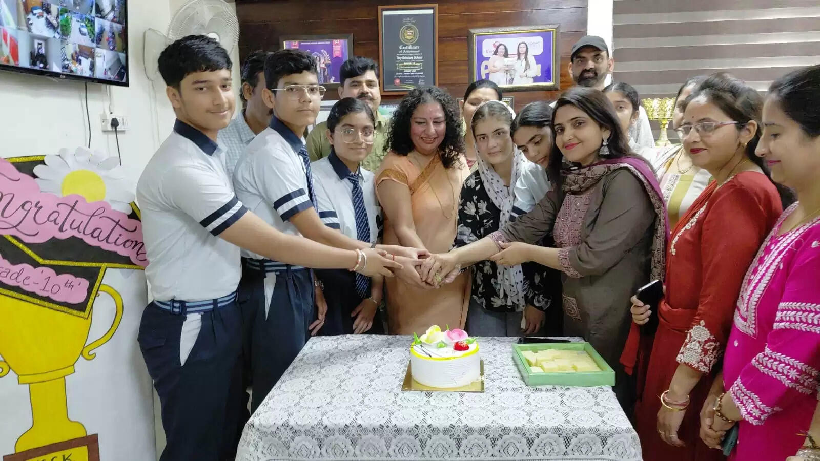 टाइनी स्कॉलर्स स्कूल का शानदार प्रदर्शन, सीबीएसई 10वीं बोर्ड में 100 प्रतिशत रिजल्ट, छात्रों ने रचा इतिहास