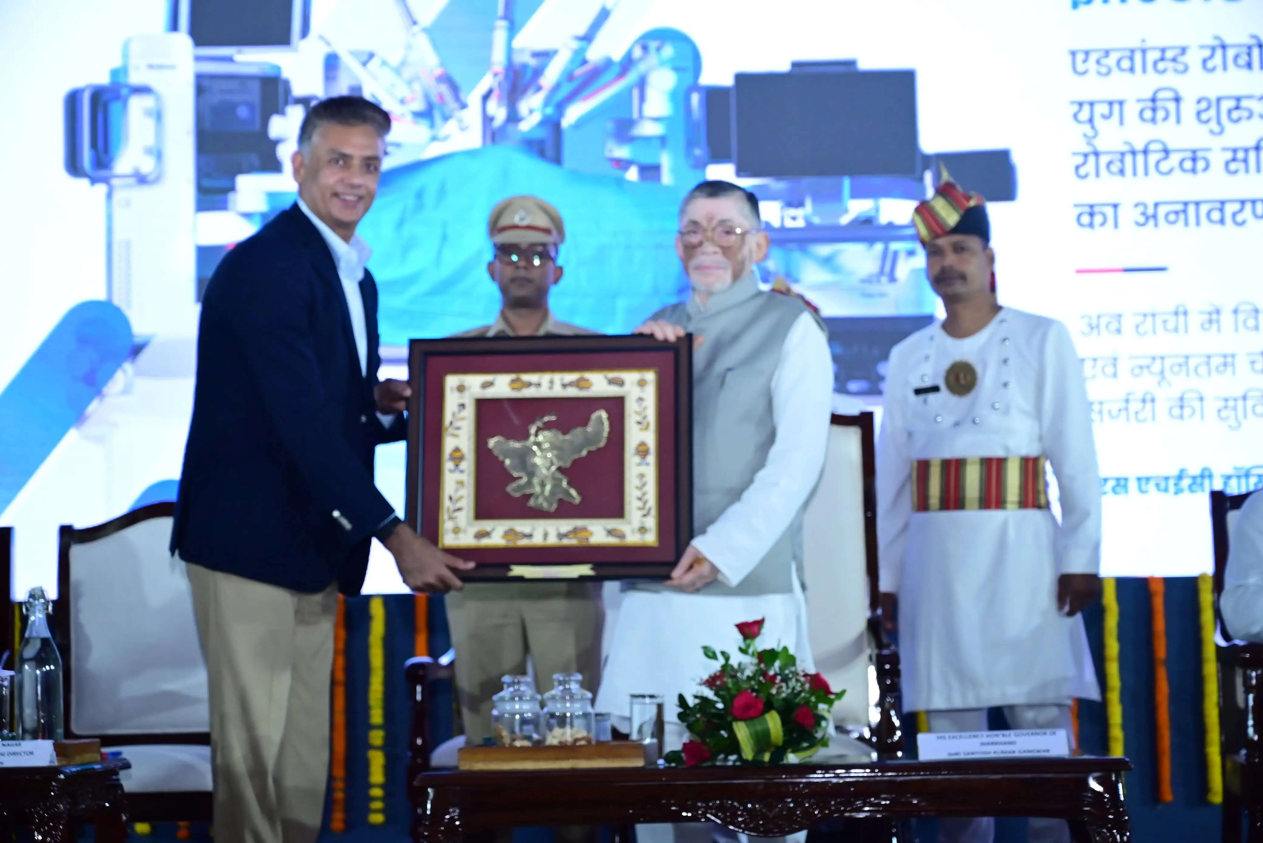 पारस एचईसी हॉस्पिटल में रोबोटिक सर्जरी सुविधा शुरू, राज्यपाल बोले- झारखंड में ही मिले अत्याधुनिक इलाज