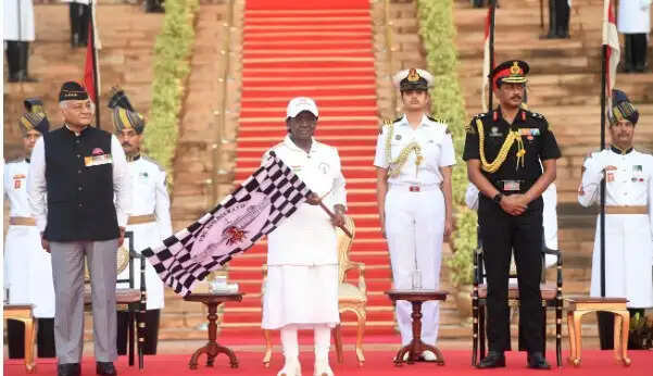 राष्ट्रपति द्रौपदी मुर्मु ने पीबीजी ‘सोल्जराथॉन’ को वर्चुअल माध्यम से दिखाई हरी झंडी