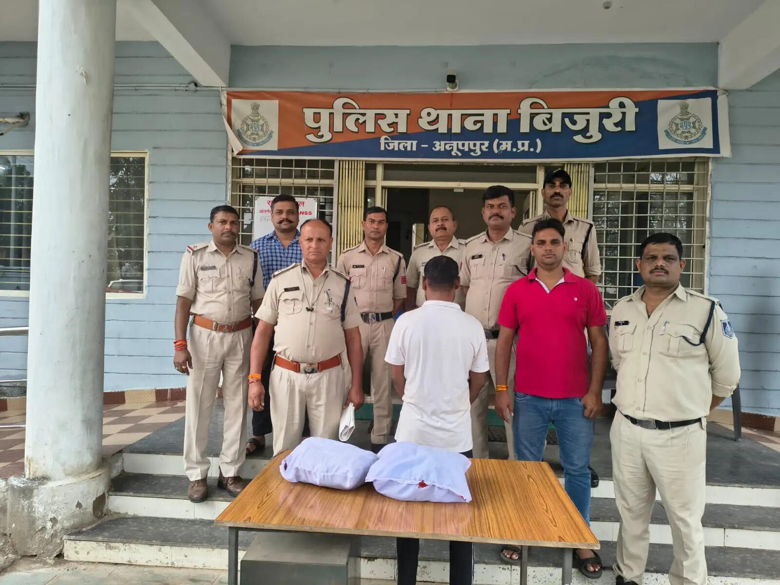अनूपपुर: ओडिशा का 25 हजार के गांजा सहित तस्कर गिरफ्तार, किराए के मकान में रह कर फुटकर में बेचता था नशा