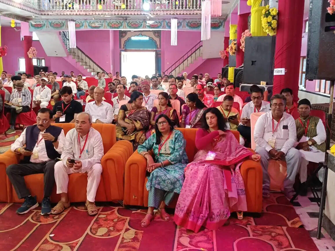 मध्य प्रदेश की तर्ज पर पूरे देश में पत्रकारों को मिले पेंशन एनयूजे आई की दो दिवसीय राष्ट्रीय परिषद की बैठक में उठाई मांग