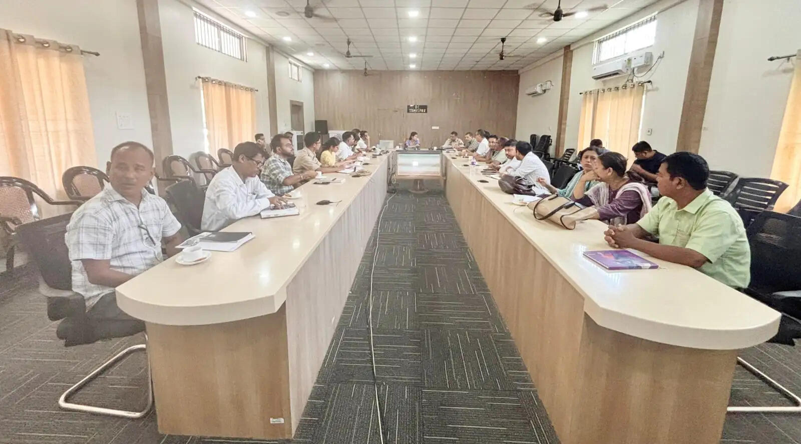 तामुलपुर में जिला सड़क सुरक्षा समिति की बैठक आयोजित