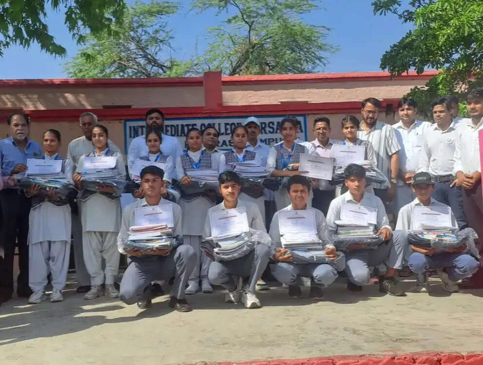 उज्ज्वल भविष्य के लिए 30 शिक्षार्थियों को मिली छात्रवृत्ति