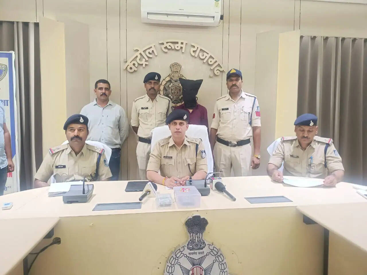 राजगढ़ में साइबर ठगी का खुलासा, तीन आरोपित गिरफ्तार, 2.95 लाख रुपये बरामद