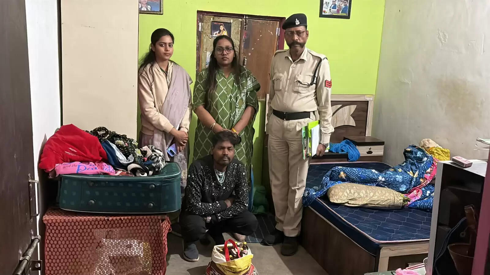 अवैध मदिरा के खिलाफ अभियान, दो आरोपित गिरफ्तार