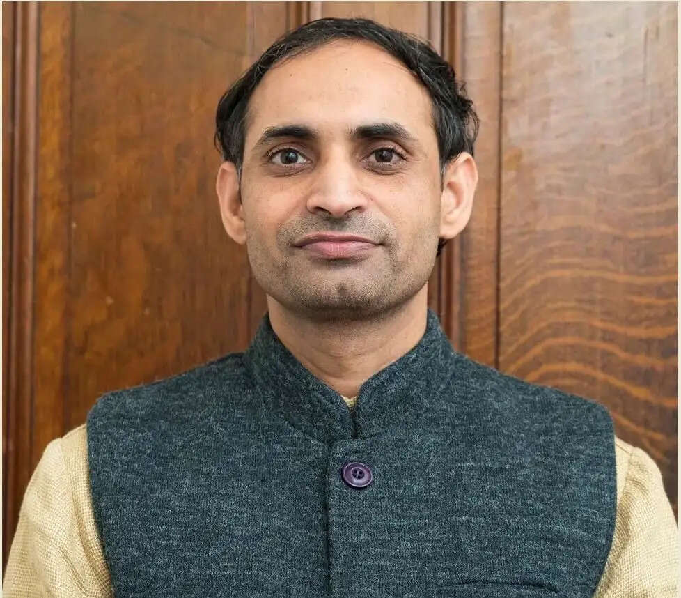 वसुधैव कुटुम्बकम् की दिव्य अनुभूति है योग दिवस