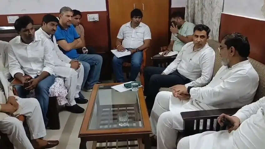 नूंह में पेयजल व जलभराव की समस्या गंभीर, विधायक ने ली अधिकारियों की बैठक