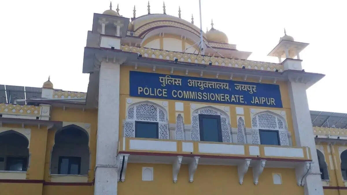 जयपुर में फर्जी कॉल सेंटर पर सीएसटी का छापा