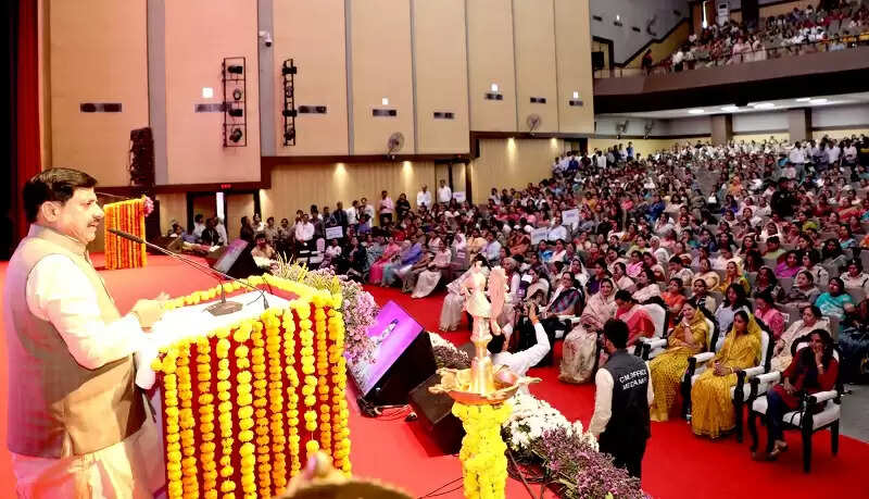 प्रधानमंत्री मोदी के नेतृत्व में आरंभ हो रहा है महिलाओं के सशक्तिकरण का नया युग : मोहन यादव