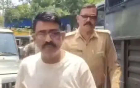 पांशकुड़ा में तृणमूल जिला अध्यक्ष सुजीत राय गिरफ्तार, पूछताछ जारी