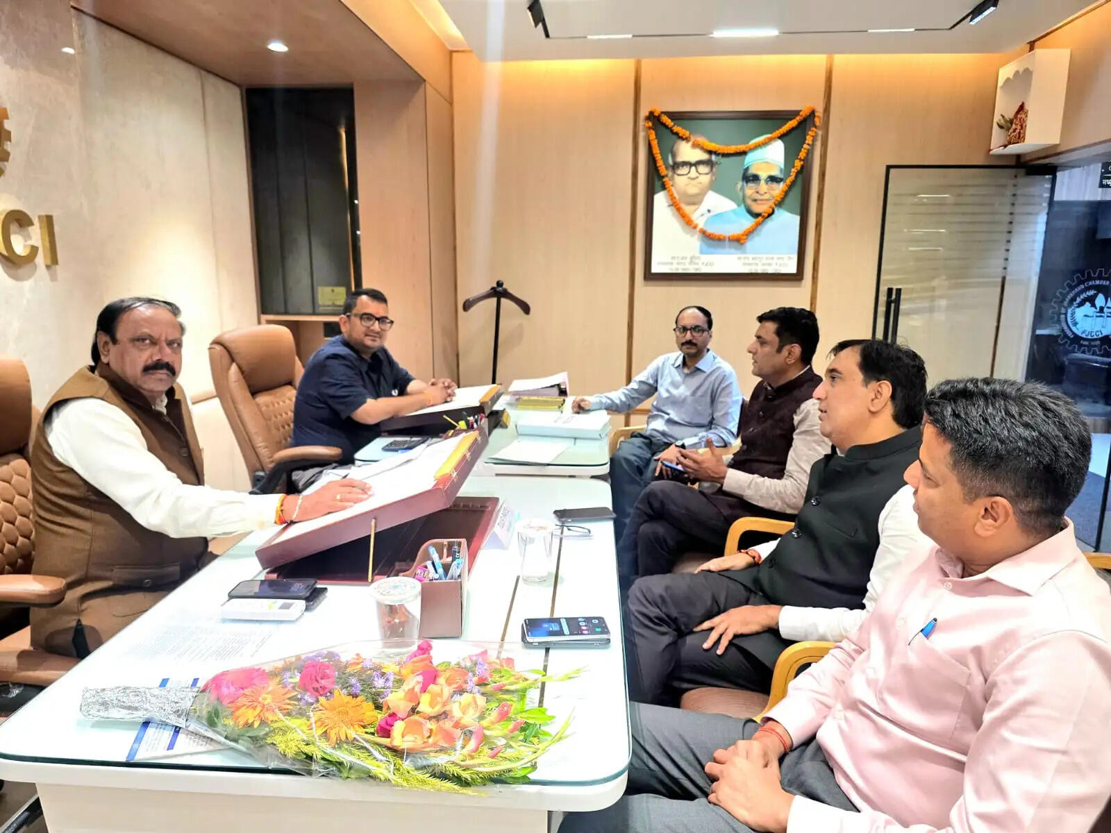 चेंबर ने केंद्र से की दो हजार से अधिक के यूपीआई लेन-देन पर प्रस्तावित एमडीआर वापस लेने की मांग