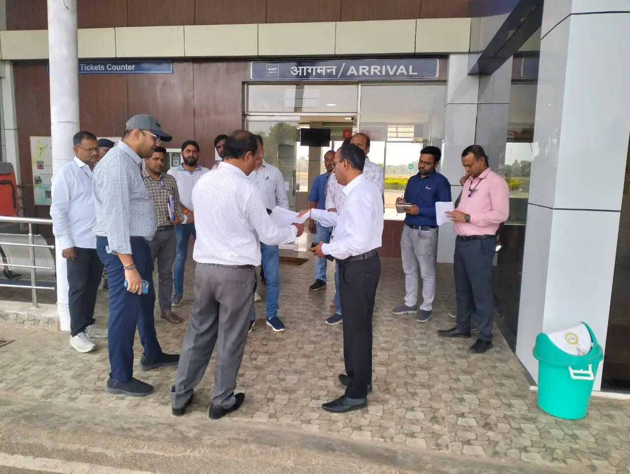 अंबिकापुर से हवाई उड़ान भरने की तैयारी, कलेक्टर ने एयरपोर्ट में तैयारियों का लिया जायजा