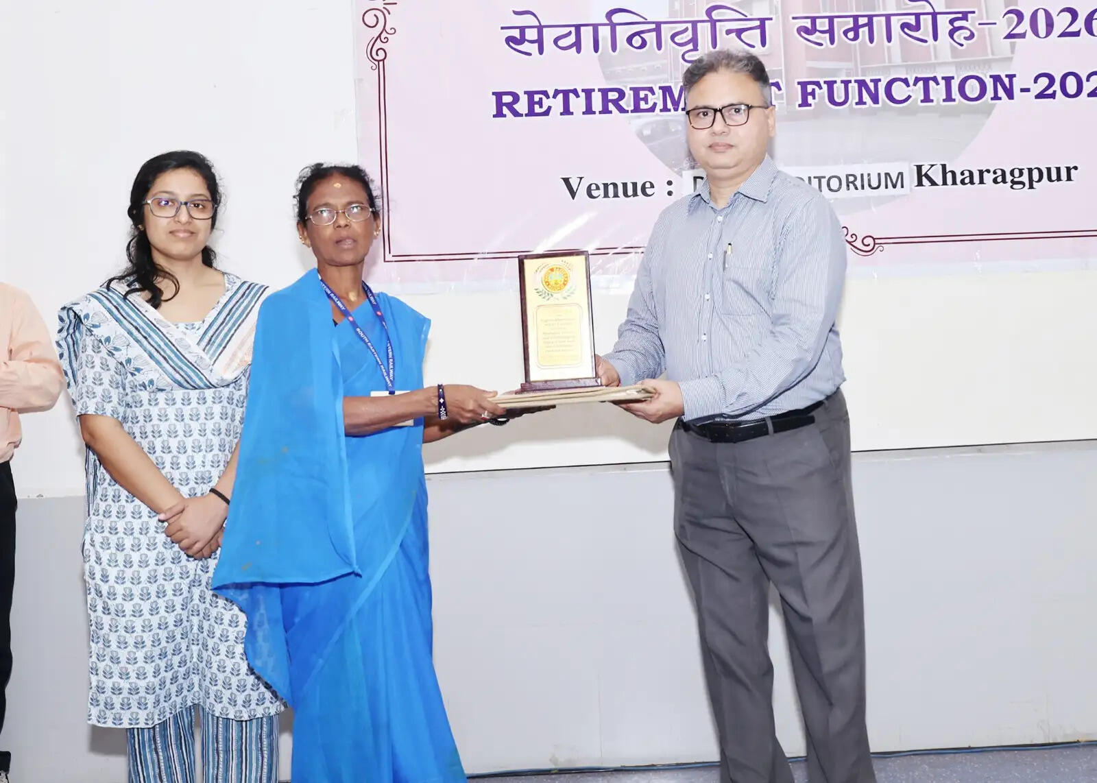 खड़गपुर में 41 सेवानिवृत्त रेल कर्मचारियों का सम्मान