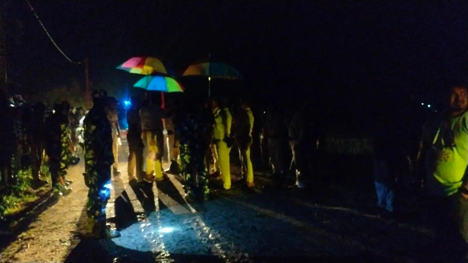 झड़प के बाद गोघाट के बर्मा गांव में पुलिस का ‘एक्शन’, कई हिरासत में