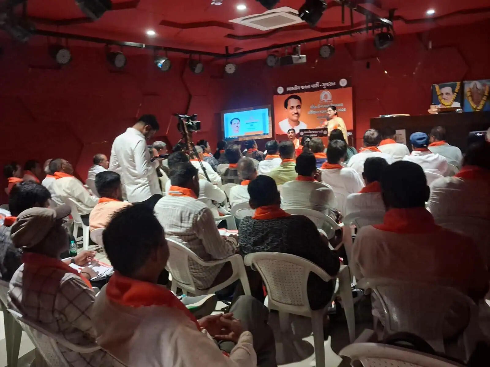 पं. दीनदयाल उपाध्याय प्रशिक्षण महाअभियान-2026 के तहत सूरत महानगर भाजपा के मंडल प्रशिक्षण वर्ग का शुभारंभ