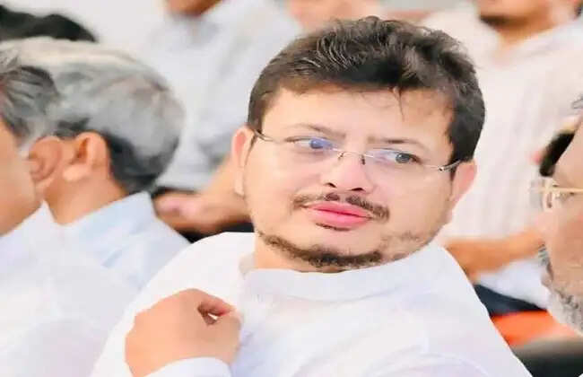 तृणमूल के पार्टी फंड पर बढ़ा विवाद, बैंक खातों को फ्रीज कराने पुलिस के पास पहुंचे ऋतब्रत गुट के विधायक
