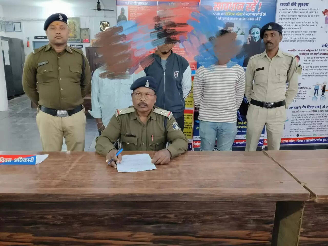 जांजगीर-चांपा: मल्टीप्लेक्स में मारपीट का वीडियो वायरल, दो लड़कियां गिरफ्तार, तीन युवक जेल भेजे गए