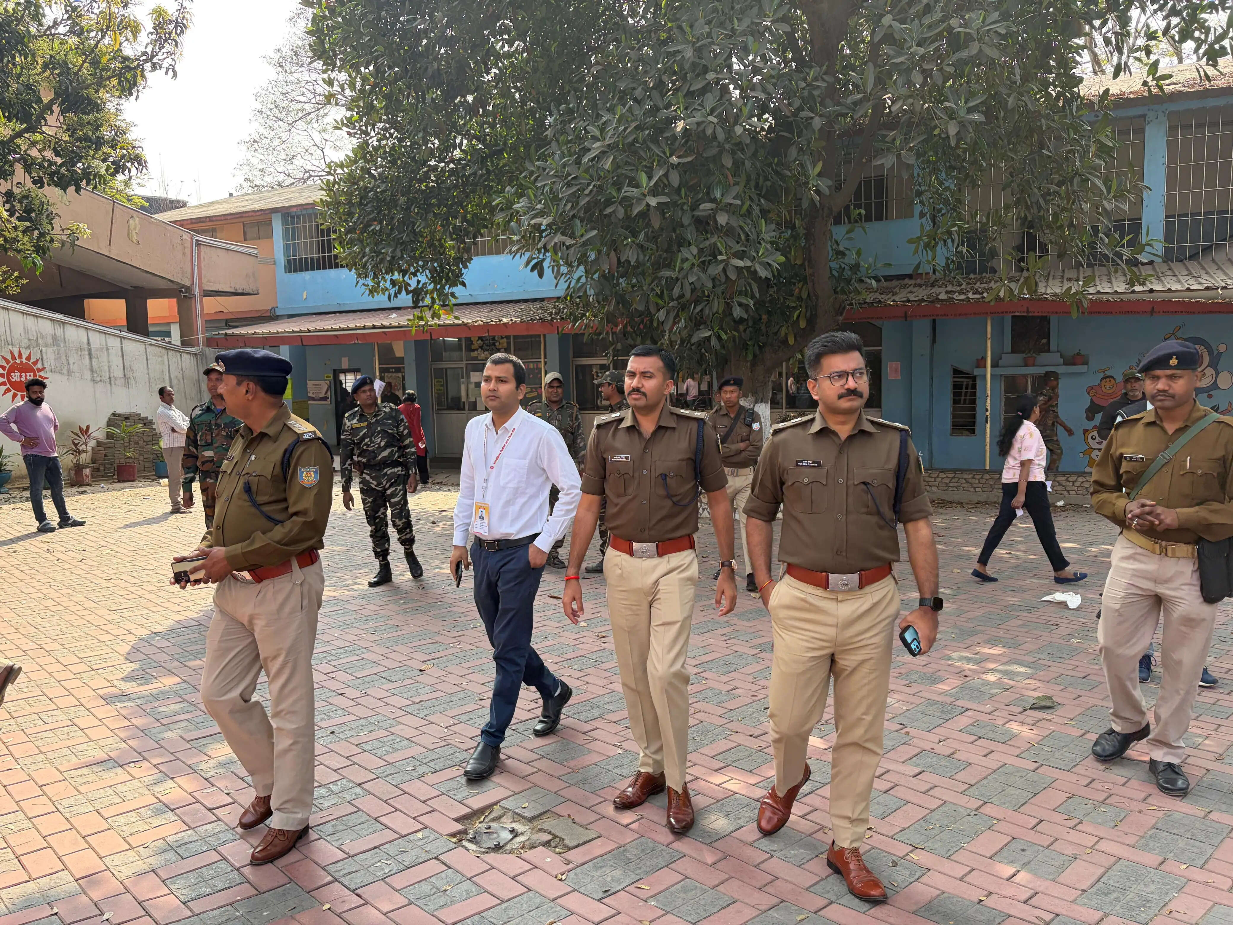 झारखंड नगर निकाय चुनाव: रांची में भी मतदान जारी, वरिष्ठ अधिकारियों ने किया सुरक्षा व्यवस्था का निरीक्षण