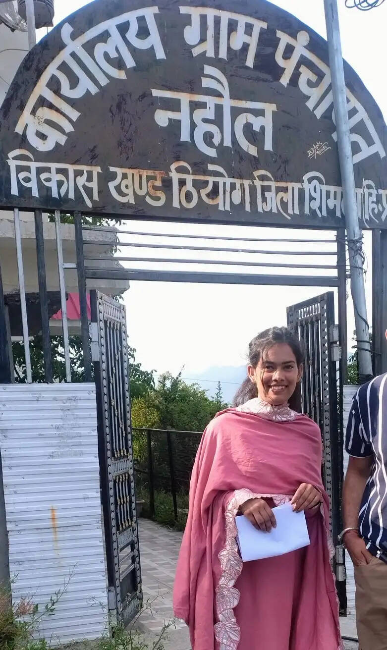हिमाचल की पंचायतों में युवाओं का जलवा : कहीं 22 साल की कॉलेज छात्रा बनी प्रधान, कहीं एमए-एलएलएम युवाओं ने संभाली कमान