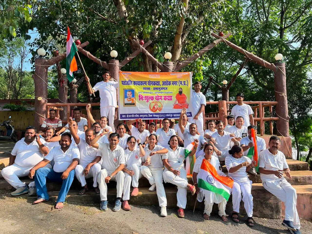 हर घर तिरंगा अभियान के तहत रामानुजगंज में निकली तिरंगा यात्रा