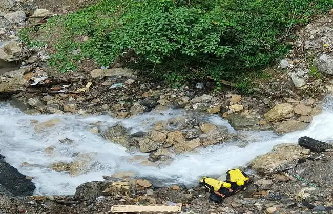 कोल्हूखेत के पास खाई में मिला 65 वर्षीय व्यक्ति का शव
