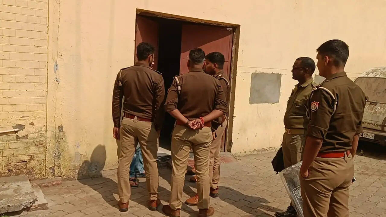 पत्रकार अग्निवेश सिंह की हत्या पर मीडिया कर्मियों में राेष, दाेषियाें पर सख्त कार्रवाई की मांग