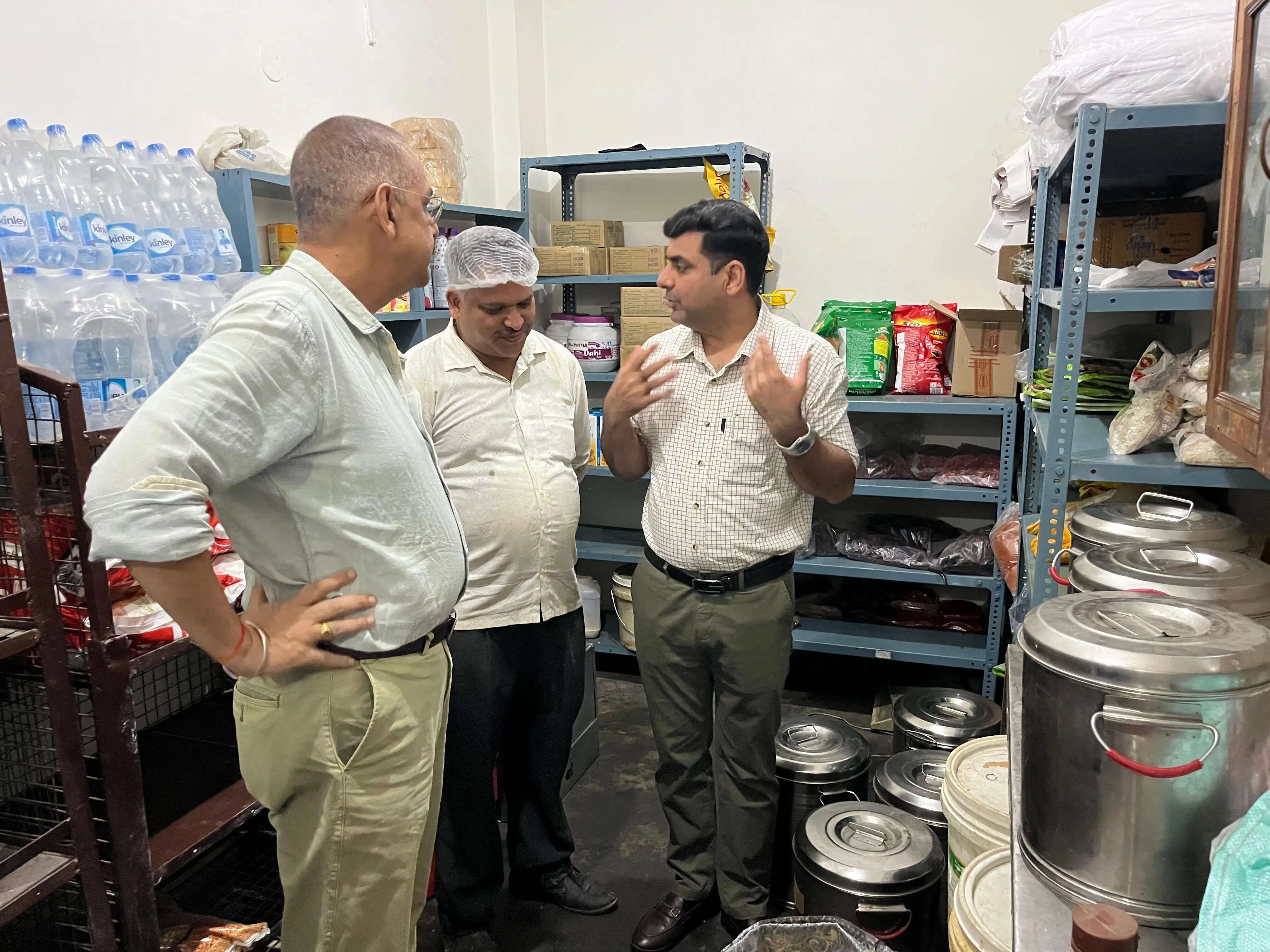 भिवाड़ी में 21 हजार 200 स्टिंग एनर्जी ड्रिंक कैन सीज, भ्रामक दावों पर खाद्य सुरक्षा विभाग की कार्रवाई