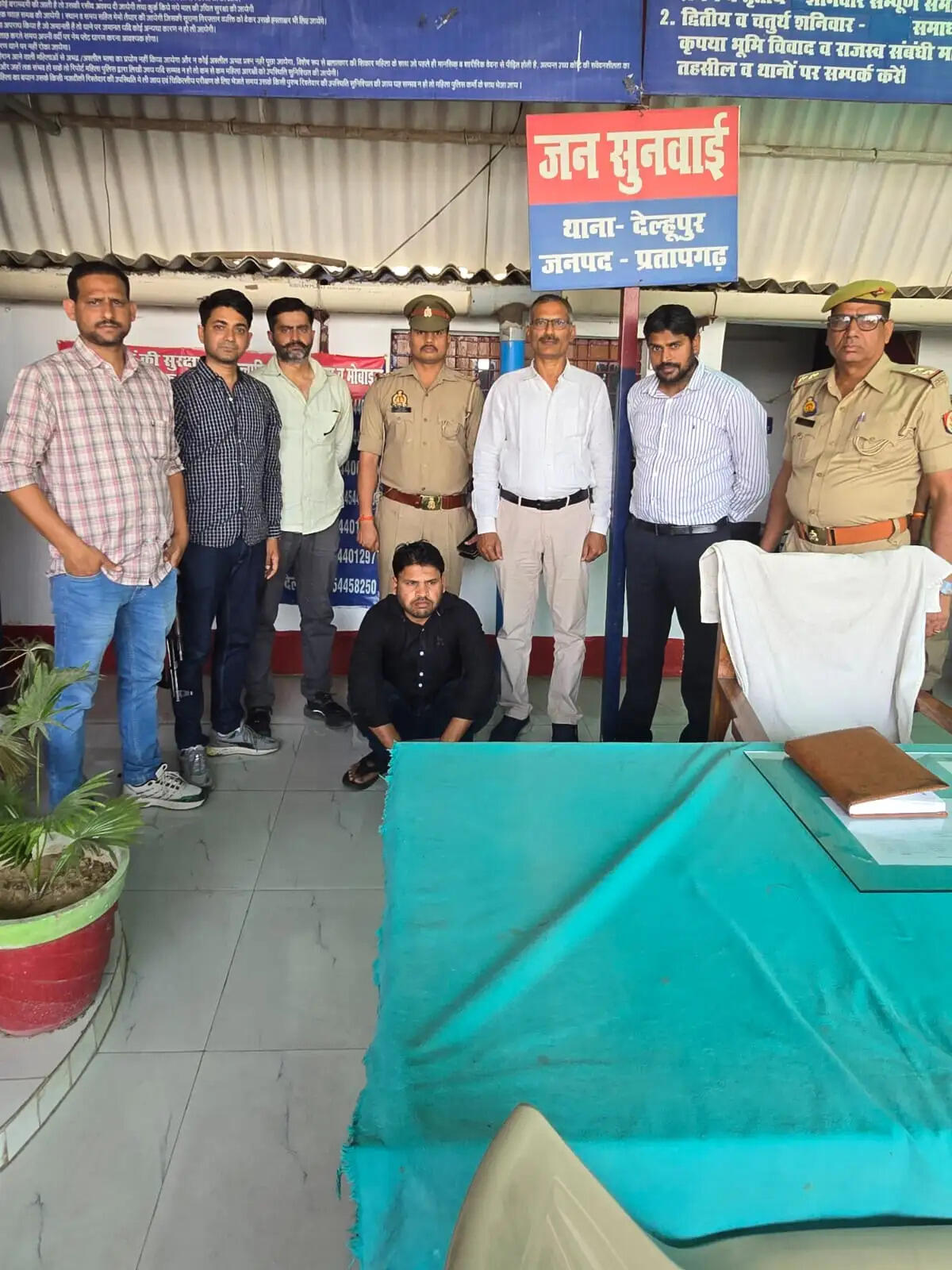 एसटीएफ के हत्थे चढ़ा पचास हजार का इनामी गाे तस्कर