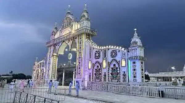 अशोकनगर: आनन्दपुर ट्रस्ट त्याग चुके महात्माओं की गतिविधियों का मामला फिर प्रशासन तक पहुंचा