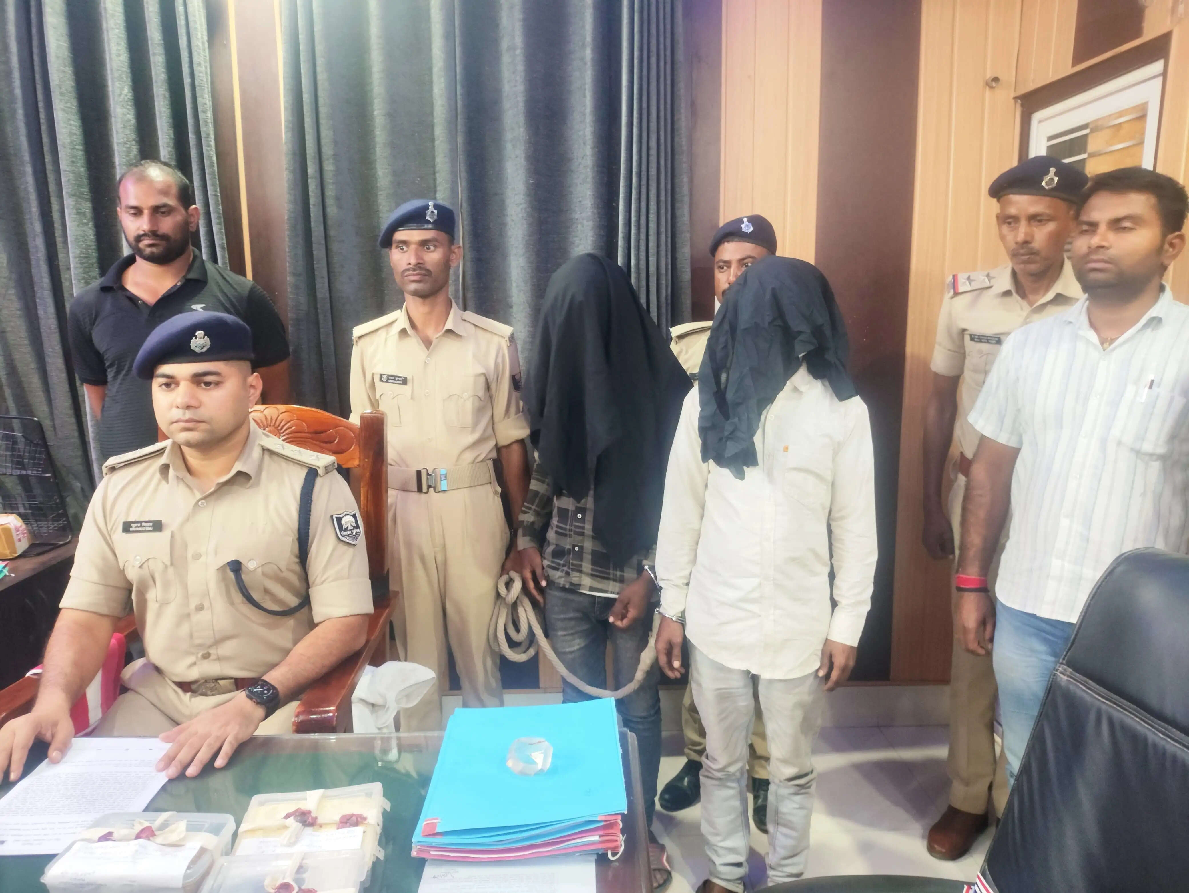 55 लाख की एमडीएमए खेप के साथ दो तस्कर गिरफ्तार, नेपाल कनेक्शन आया सामने