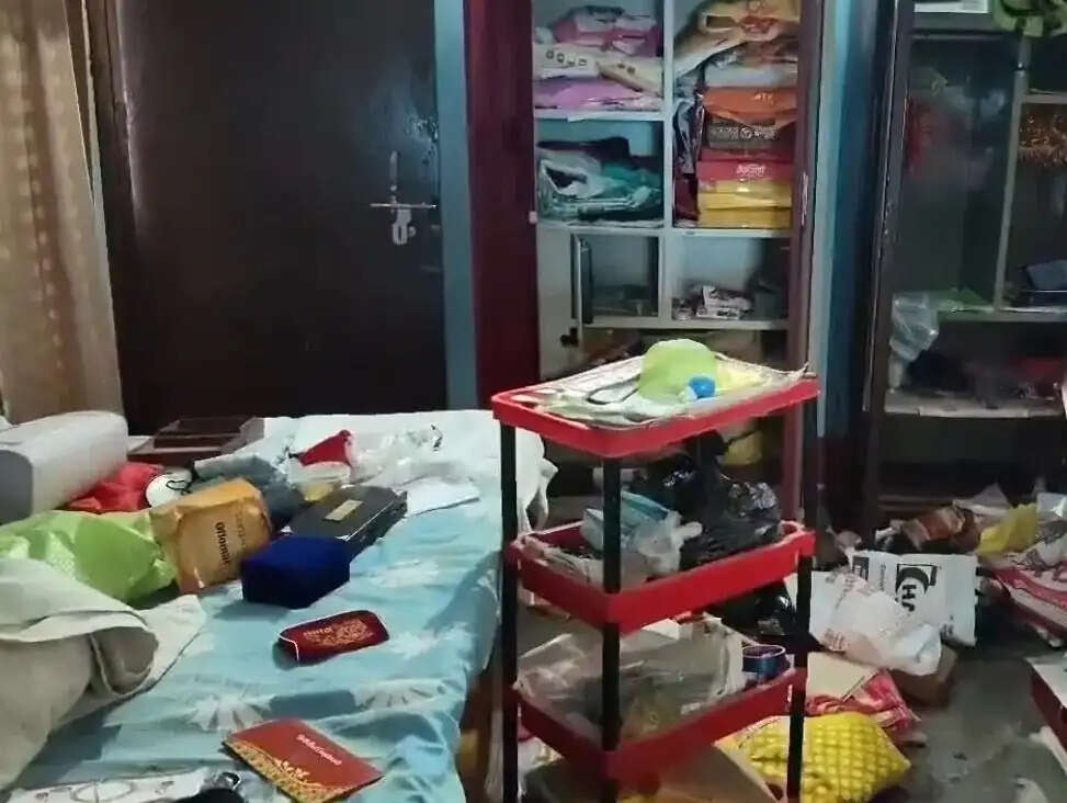 सुपौल में बंद घर को बनाया निशाना, दीवार काटकर 9 लाख की चोरी