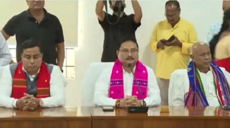 ऐतिहासिक जीत के बाद दुधनै में राजग सहयोगी दलों के साथ महत्वपूर्ण बैठक