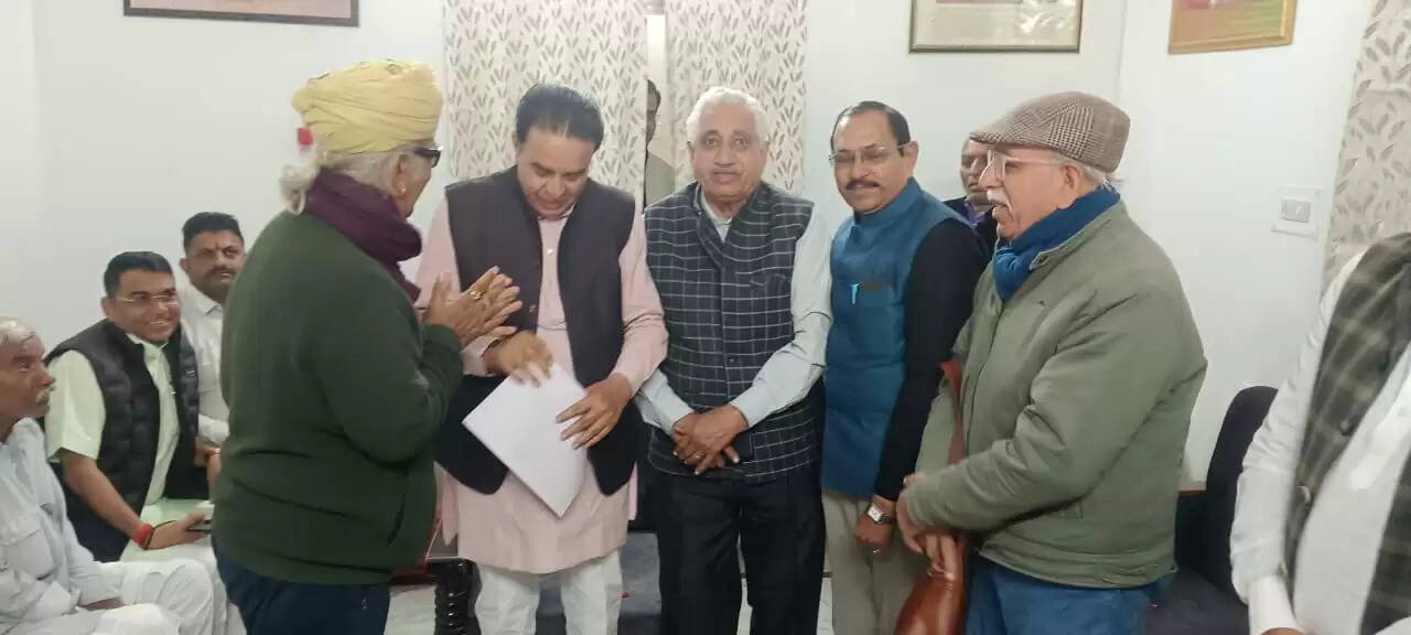 जेएनवीयू : पेंशनर्स को कोषालय से पेंशन दिलाने की मांग