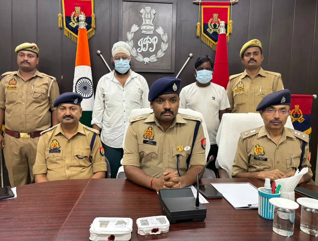 पुलिस ने दाे शातिर लुटेराें काे गिरफ्तार कर किया चेन लूटकांड का खुलासा