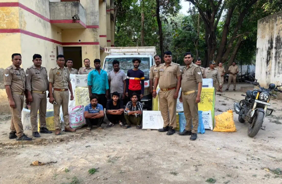 छज्जा तोड़कर घर में चोरी करने वाले गिरोह के छह आरोपित गिरफ्तार