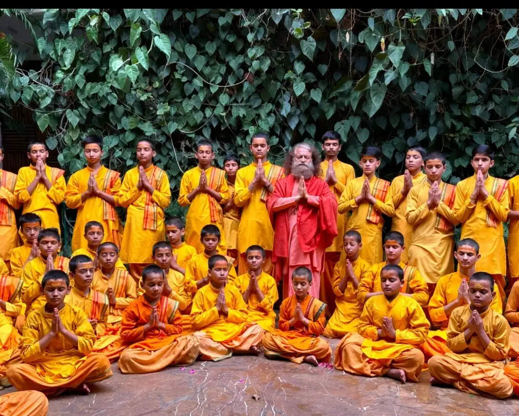 भारत की आध्यात्मिक और राष्ट्रचेतना के प्रतीक हैं रामकृष्ण परमहंस और अटल जी : स्वामी चिदानन्द