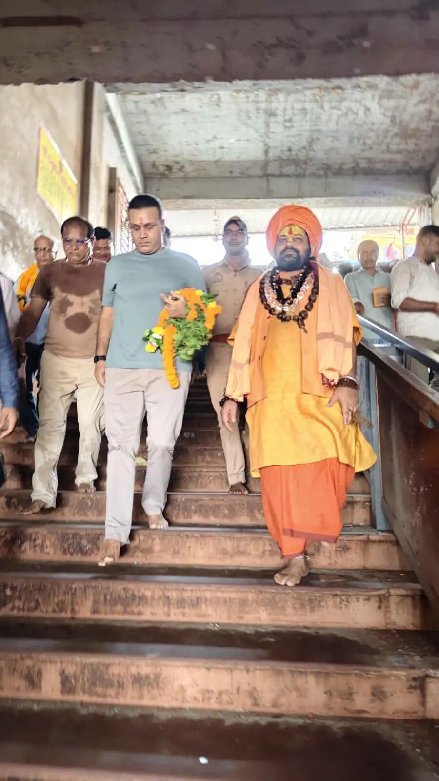 अयोध्या में वीरेंद्र सहवाग ने किए रामलला के दर्शन, हनुमानगढ़ी में भी टेका माथा