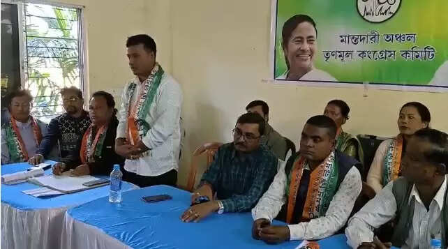 तृणमूल कांग्रेस की बैठक व ज्वाइनिंग कार्यक्रम