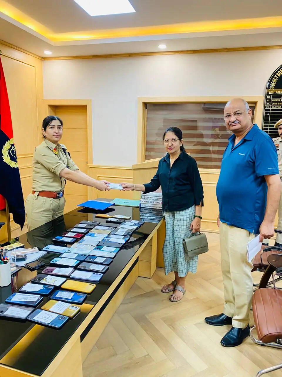 फरीदाबाद पुलिस ने 11 लाख के 38 गुमशुदा मोबाइल फोन किए बरामद