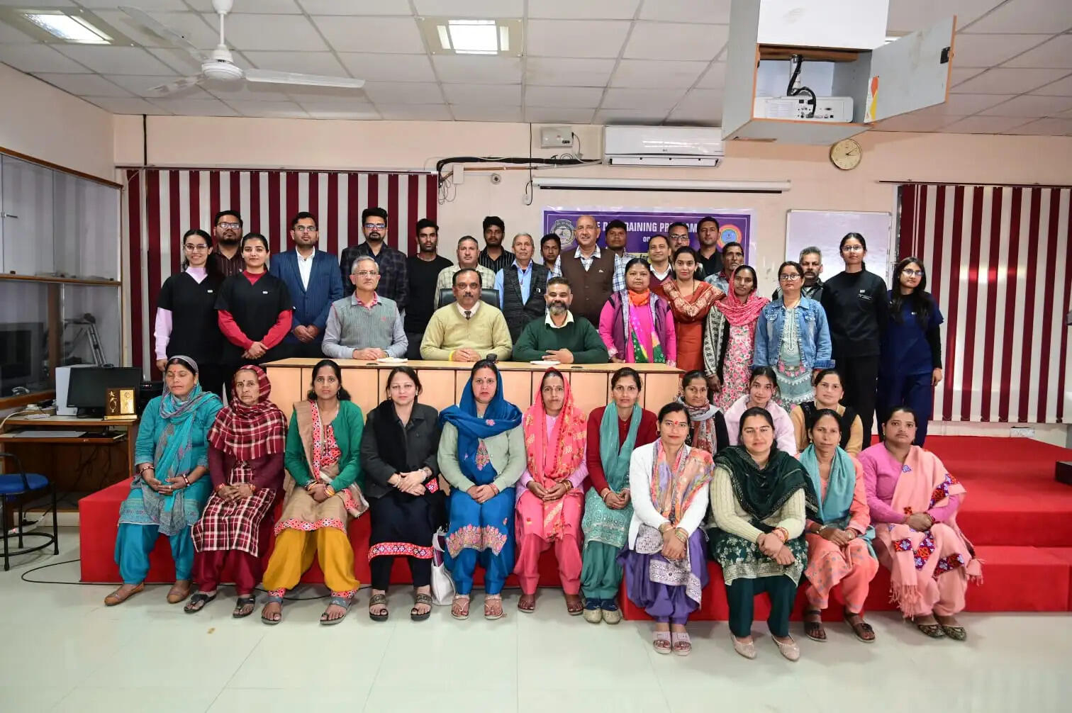 कृषि विश्वविद्यालय द्वारा किसानों की क्षमता निर्माण हेतु प्रशिक्षण कार्यक्रमों की श्रृंखला आयोजित