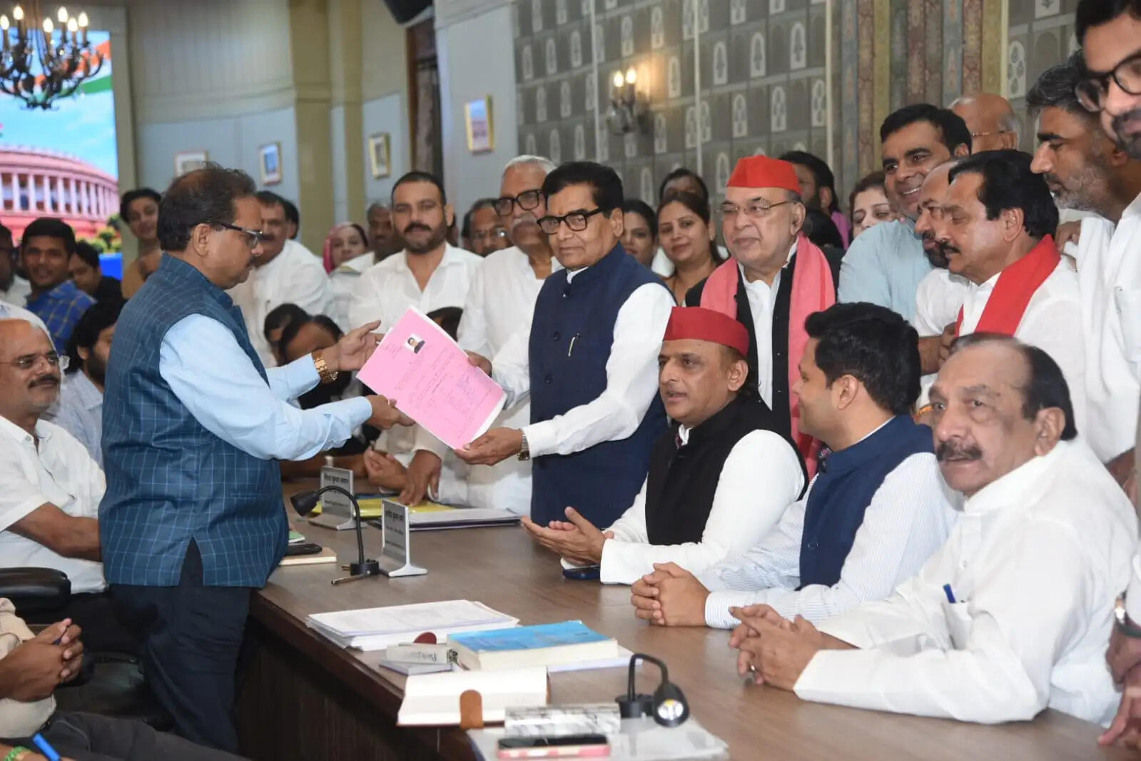 राज्यसभा चुनाव : सपा से रामगोपाल और धनराज परिमल नाथवानी ने दाखिल किया नामांकन, अखिलेश यादव रहे मौजूद