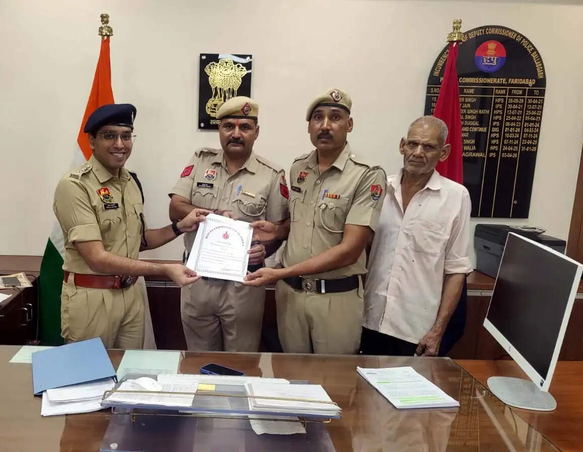 फरीदाबाद : पुलिस कर्मियों की तत्परता से हार्ट अटैक पीडि़त चौकीदार की बची जान