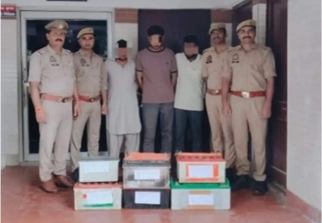पेट्रोल पंप से 11 बैटरी चोरी करने वाले तीन चाेर गिरफ्तार
