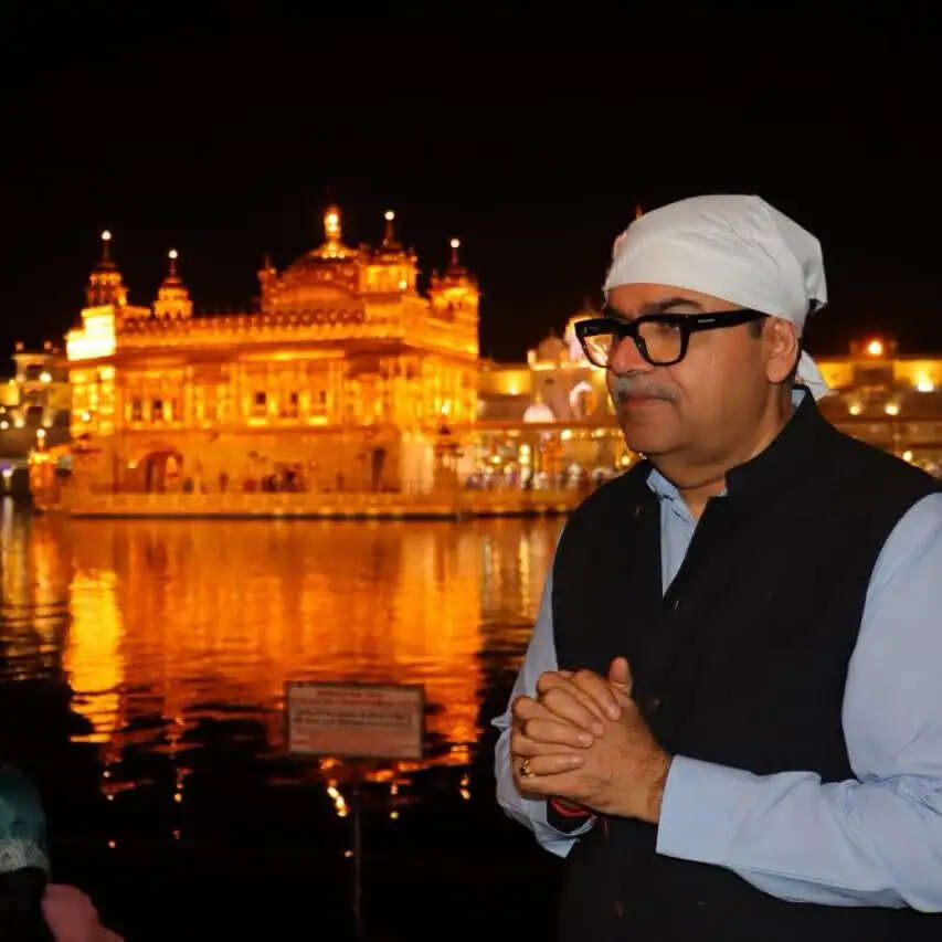 पंजाब एवं हरियाणा हाईकोर्ट के चीफ जस्टिस अश्वनी कुमार मिश्रा ने श्री दरबार साहिब में टेका माथा