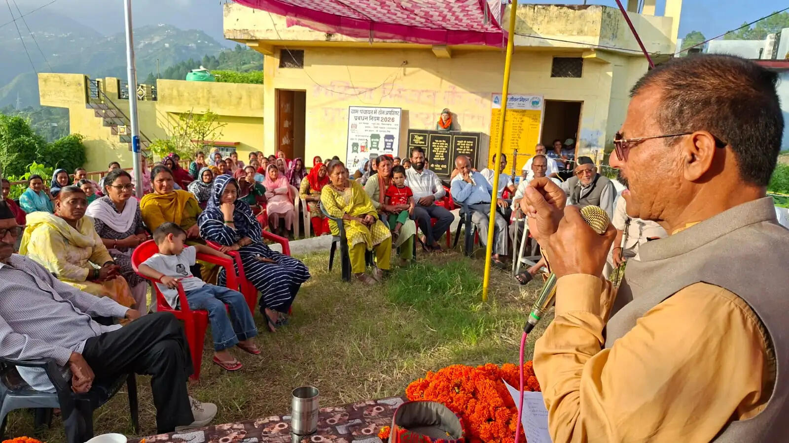 पूर्व मंत्री धनाई का गांव-गांव भ्रमण