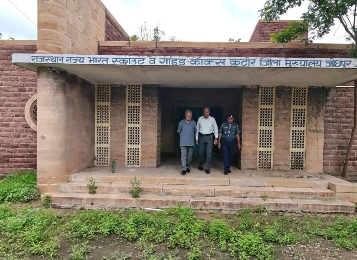 राज्य मुख्य आयुक्त ने स्काउट गाइड कार्यालय का किया निरीक्षण
